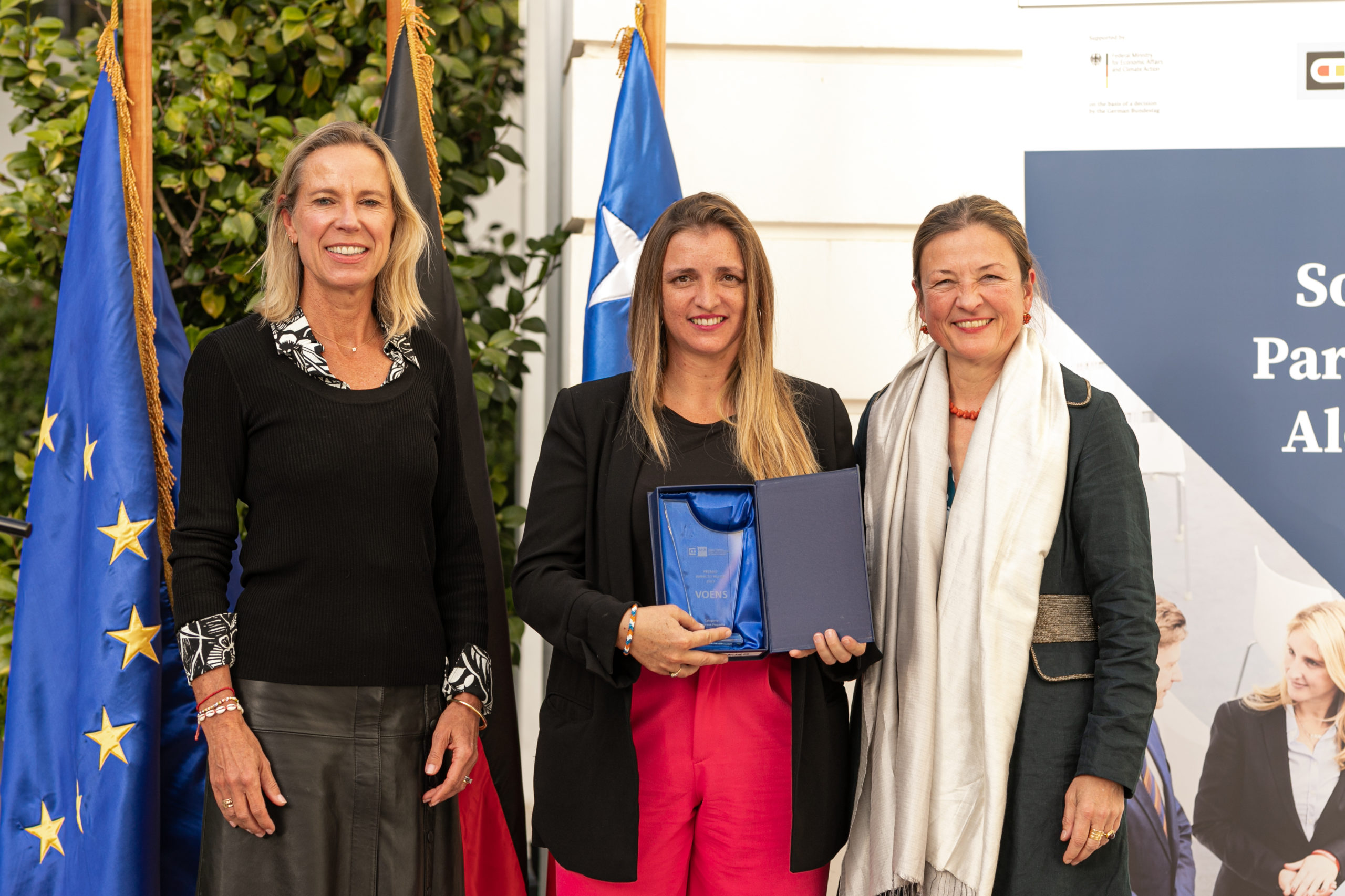 Featured image for “Valentina Varela, gerente comercial de Voens, recibe el prestigioso premio “Impacto Mujer 2023” por su innovador proyecto de reúso de agua.”